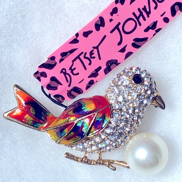Betsey Johnson Jewelry - Enamel vintage bird brooch embellished with pearl